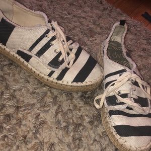 Dolce Vita espadrilles